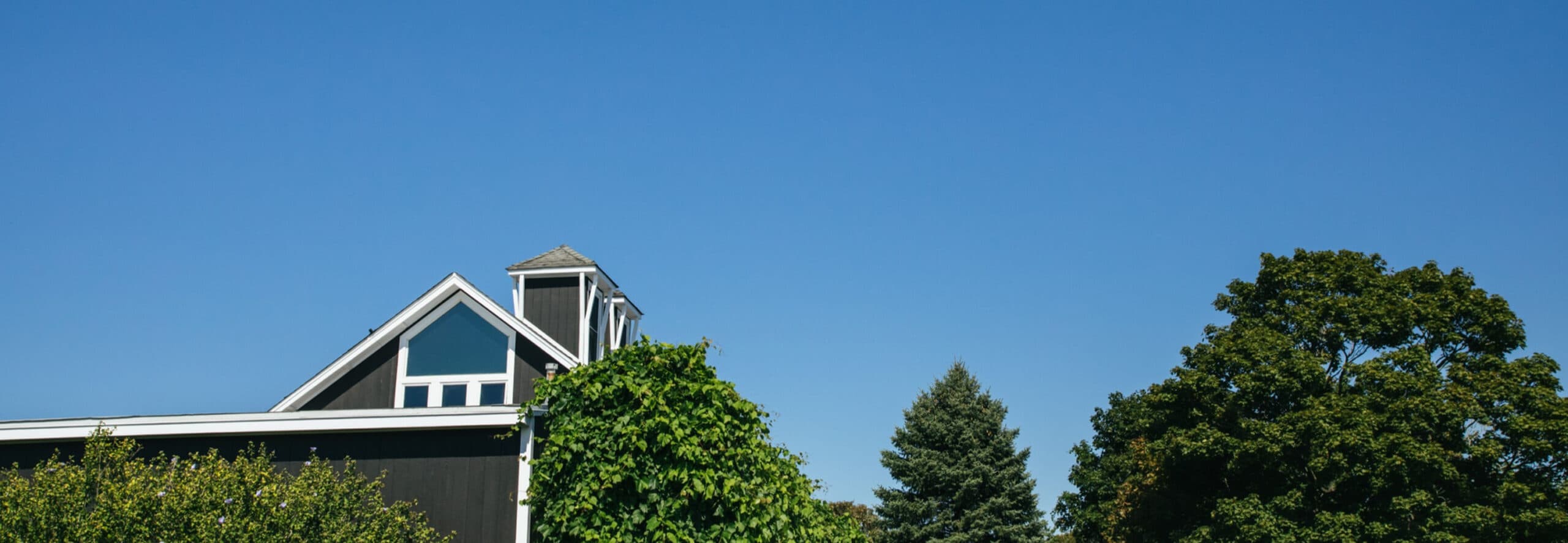 Barn-style tasting house at Lenz Winery in Peconic
